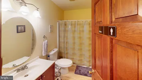 Bath - 101 Sylvan Dr, Milton, DE 19968 photo 2 of 4