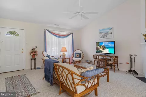 Living - 4 Moonlight Dr, Dagsboro, DE 19939 photo 2 of 4