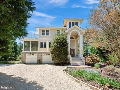 Exterior - 39078 Bayfront Dr, Ocean View, DE 19970 photo 9 of 14