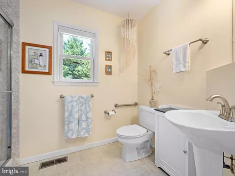 Bath - 39078 Bayfront Dr, Ocean View, DE 19970 photo 2 of 4