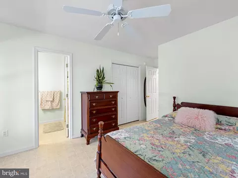 Bedroom - 39078 Bayfront Dr, Ocean View, DE 19970 photo 1 of 8