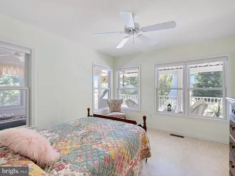 Bedroom - 39078 Bayfront Dr, Ocean View, DE 19970 photo 2 of 8