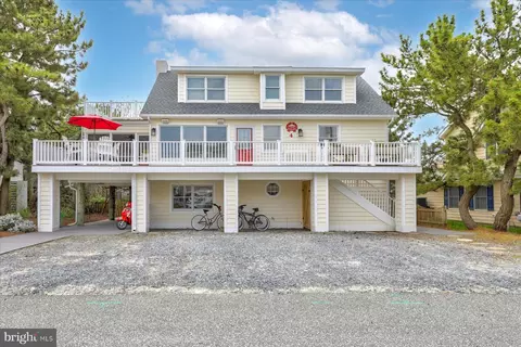 4 S 3rd St, South Bethany, DE 19930