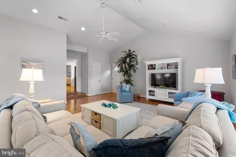 Living - 940 Turtle Dr, Bethany Beach, DE 19930 photo 3 of 5