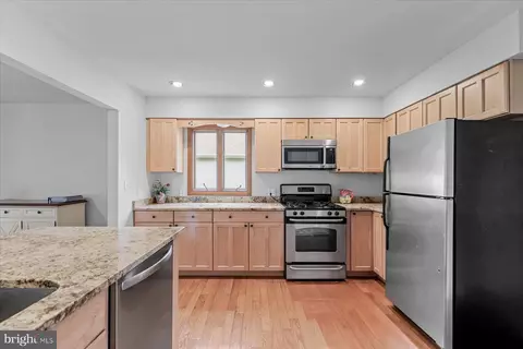 Kitchen - 940 Turtle Dr, Bethany Beach, DE 19930 photo 2 of 3