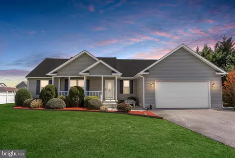 303 Highland Dr, Seaford, DE 19973