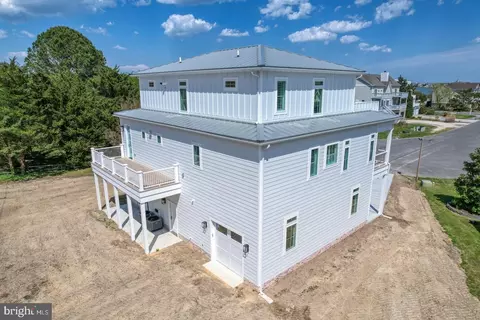 Exterior - 38744 Apple Ct, Ocean View, DE 19970 photo 2 of 13