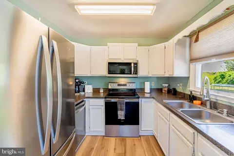 Kitchen - 14011 West Ct, Laurel, DE 19956 photo 1 of 2