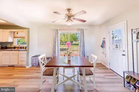 Dining - 14011 West Ct, Laurel, DE 19956 photo 2 of 2