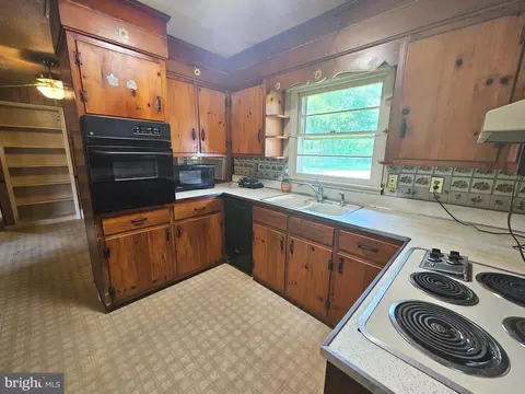 Kitchen - 11261 Line Rd, Delmar, DE 19940 photo 2 of 3