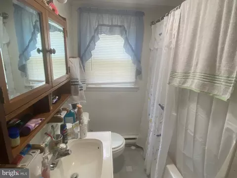 Bath - 33228 Gordy Rd, Laurel, DE 19956 photo 1 of 2