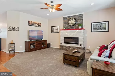Living - 30954 Scissorbill Rd, Ocean View, DE 19970 photo 2 of 2
