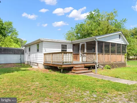 131 Central Ave, Ocean View, DE 19970