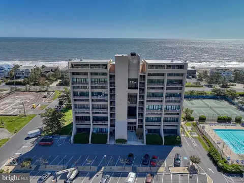 21 Ocean Dr #309, Rehoboth Beach, DE 19971