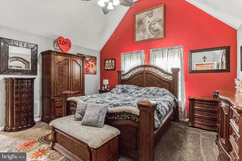 Bedroom - 32519 Mount Pleasant Rd, Laurel, DE 19956 photo 1 of 4