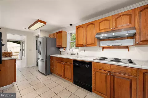 13 Evans Ave, Ocean View, DE 19970 photo 9