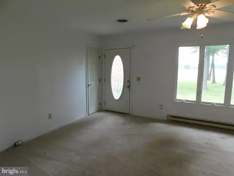 Living - 16154 Progress School Rd, Bridgeville, DE 19933 photo 1 of 1
