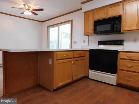 Kitchen - 16154 Progress School Rd, Bridgeville, DE 19933 photo 3 of 3