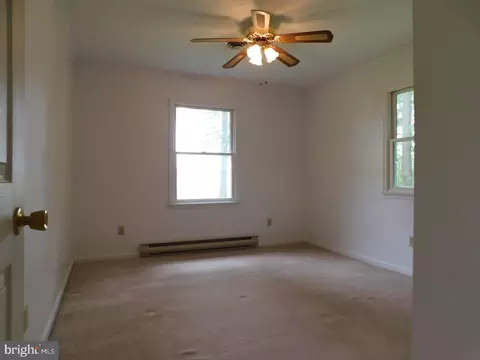 Bedroom - 16154 Progress School Rd, Bridgeville, DE 19933 photo 3 of 5