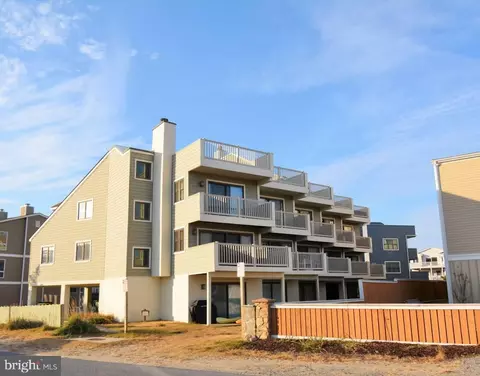 13 Clayton St #3, Dewey Beach, DE 19971