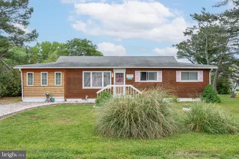 600 Sussex Ct, Bethany Beach, DE 19930