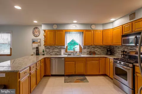 38831 Bayfront Dr, Ocean View, DE 19970 photo 4