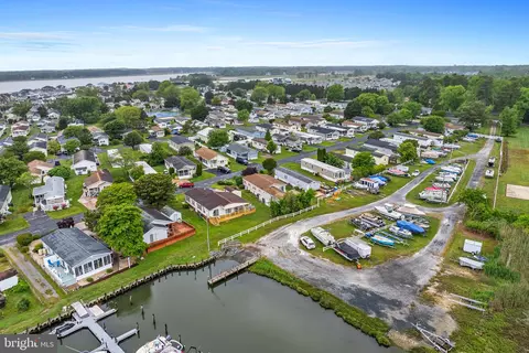 21749 F St #17709, Rehoboth Beach, DE 19971
