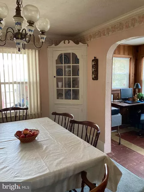 Dining - 601 Union St, Milton, DE 19968 photo 4 of 5