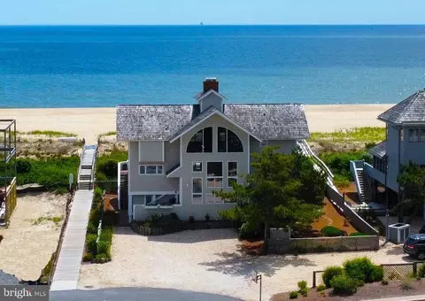 39738 Seaside Dr, Bethany Beach, DE 19930