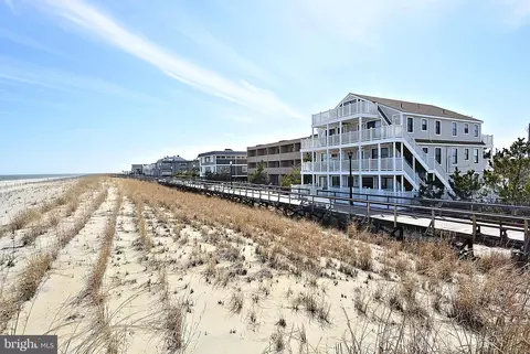 96 1st St #B-4, Bethany Beach, DE 19930