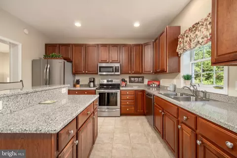 Kitchen - 18427 Joseph Rd, Milton, DE 19968 photo 2 of 3