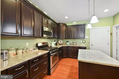 Kitchen - 32785 Tussock Dr, Laurel, DE 19956 photo 2 of 3
