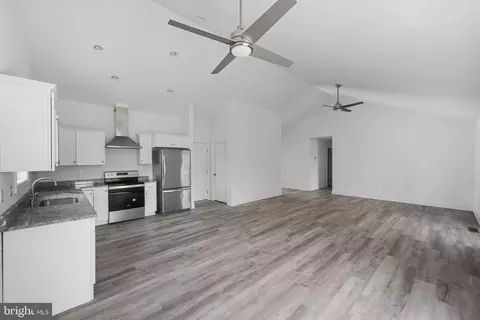 Entry Way - 302 Yeadon Ave, Ocean View, DE 19970 photo 3 of 7