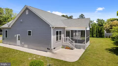 Exterior - 302 Yeadon Ave, Ocean View, DE 19970 photo 1 of 3