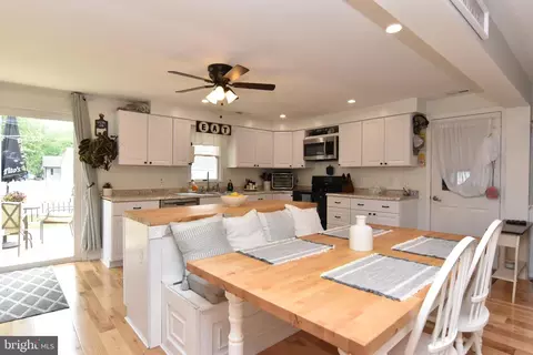 113 Hollywood Dr, Ocean View, DE 19970 photo 5