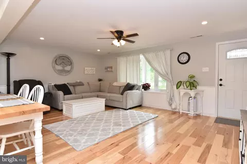 113 Hollywood Dr, Ocean View, DE 19970 photo 3