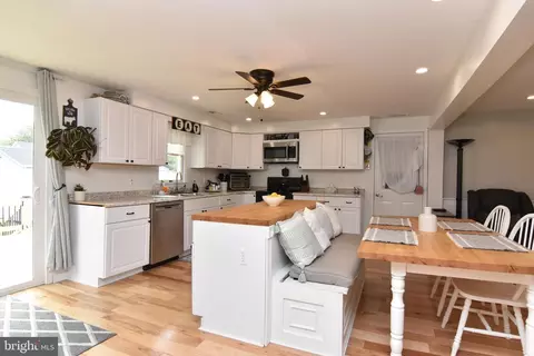 113 Hollywood Dr, Ocean View, DE 19970 photo 6