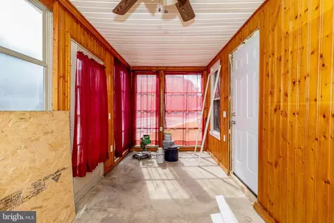 Entry Way - 220 E Market St, Laurel, DE 19956 photo 8 of 8