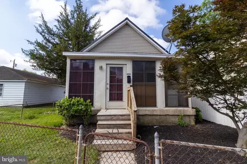 Exterior - 220 E Market St, Laurel, DE 19956 photo 2 of 3