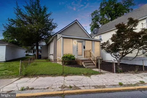 220 E Market St, Laurel, DE 19956
