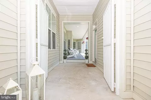 Entry Way - 6 Foxwood Ct, Ocean View, DE 19970 photo 2 of 27