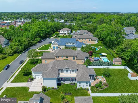 6 Foxwood Ct, Ocean View, DE 19970