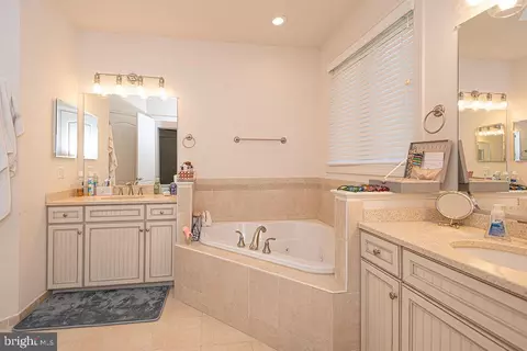 Bath - 6 Foxwood Ct, Ocean View, DE 19970 photo 2 of 10