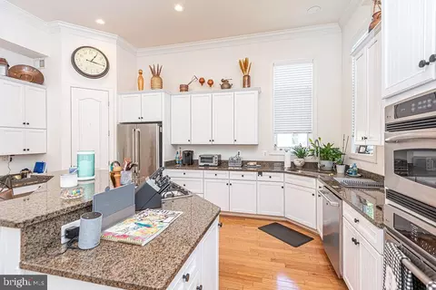 Kitchen - 6 Foxwood Ct, Ocean View, DE 19970 photo 2 of 3