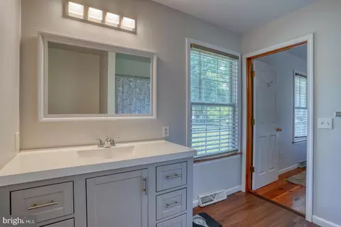 Bath - 22071 Hackney Cir, Lincoln, DE 19960 photo 1 of 3