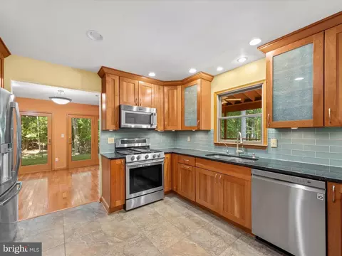 Kitchen - 30255 Cave Neck Rd, Milton, DE 19968 photo 2 of 4
