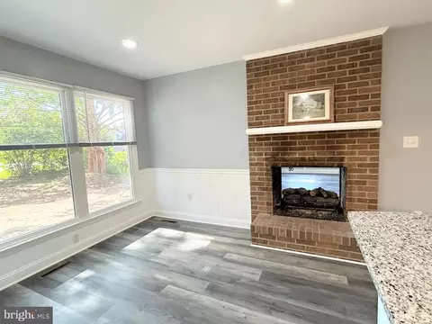 Living - 6824 Robin Dr, Seaford, DE 19973 photo 2 of 5
