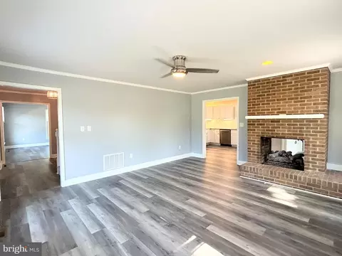 Living - 6824 Robin Dr, Seaford, DE 19973 photo 3 of 5