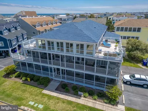 16 Houston St #E, Rehoboth Beach, DE 19971