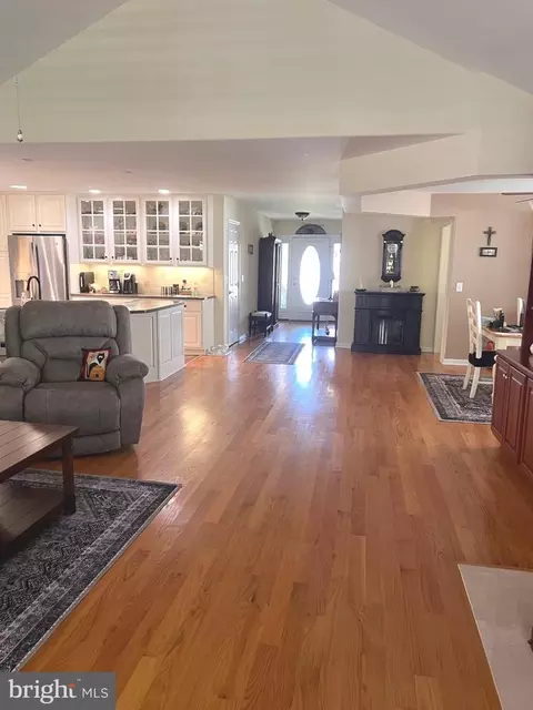 Entry Way - 313 E 6th St, Seaford, DE 19973 photo 5 of 7